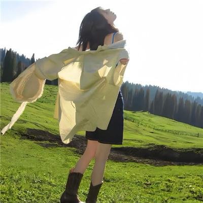 腰间持枪